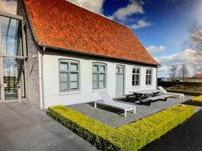 SCHRAVENHOEk met indoorzwembad en sauna